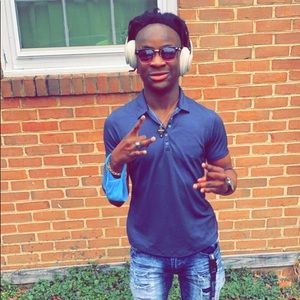 Meet your Posher, Emmanuel